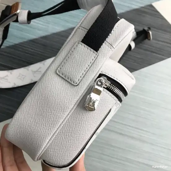 OUTDOOR LOUIS MESSENGER VUITTON 0604